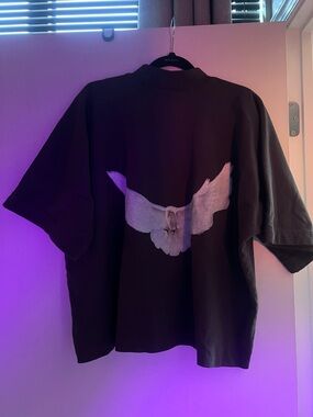 Black Women's Graphic Short-Sleeve Top with White Owl Motif